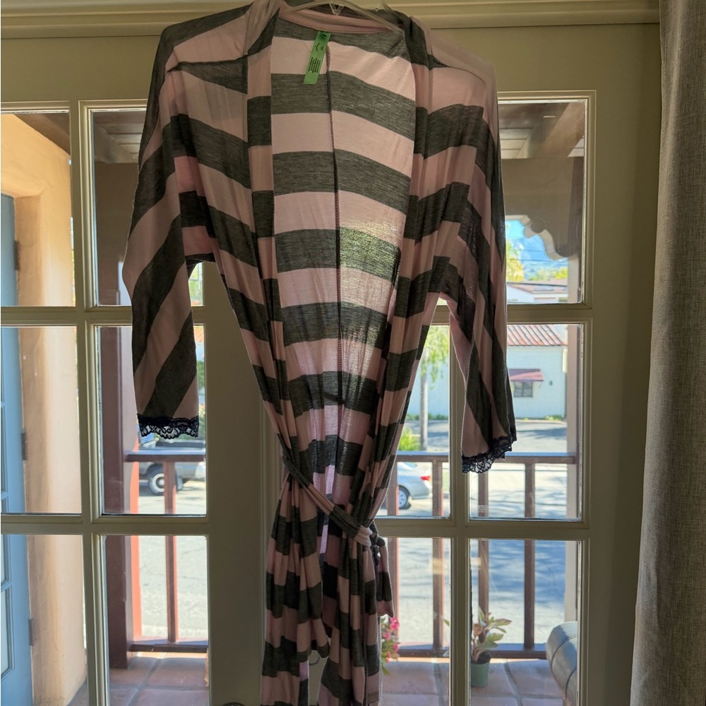 Honeydew Intimates Pink and Gray Striped Robe size small